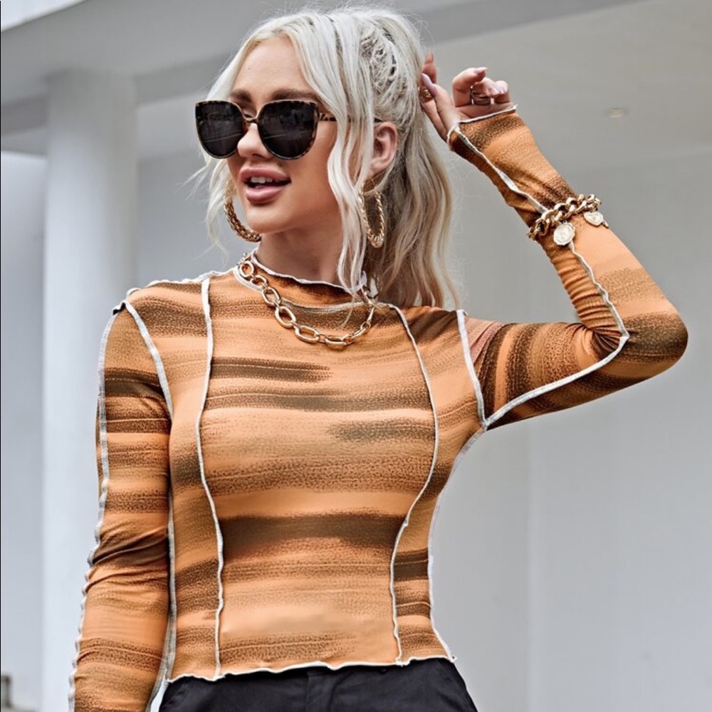 Contrast stitching top